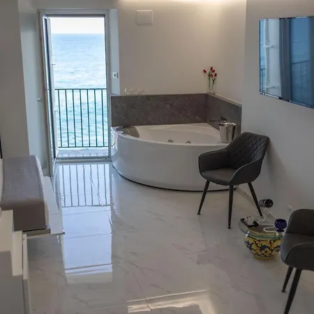 Hébergement de vacances U Scrusciu D'u Mari Luxury *